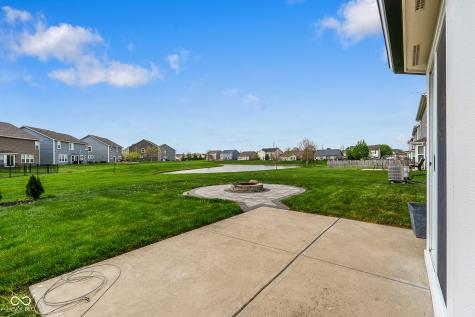5571 W Woodhaven Drive Mccordsville IN 46055