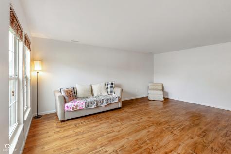 5571 W Woodhaven Drive Mccordsville IN 46055