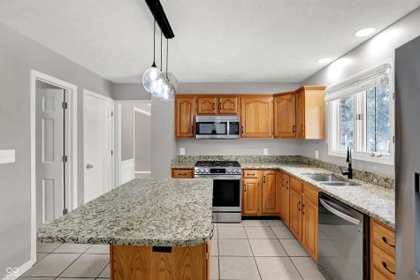 1490 Warwick Court Carmel IN 46033