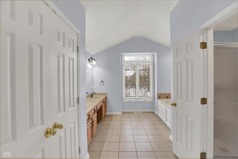 1490 Warwick Court Carmel IN 46033