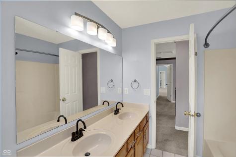 1490 Warwick Court Carmel IN 46033