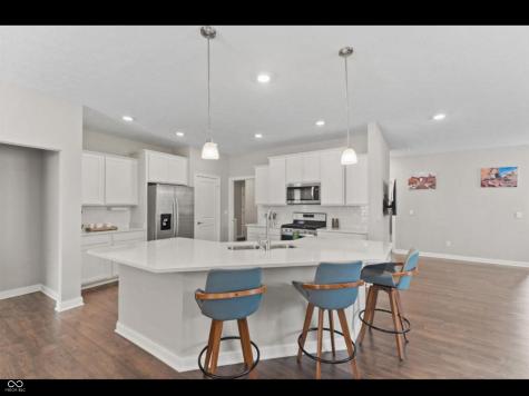 9073 Lieven Street Avon IN 46234