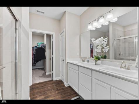 9073 Lieven Street Avon IN 46234