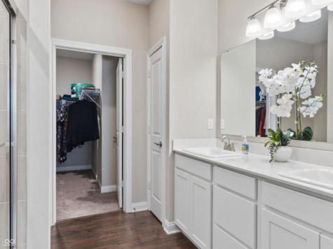 9073 Lieven Street Avon IN 46234