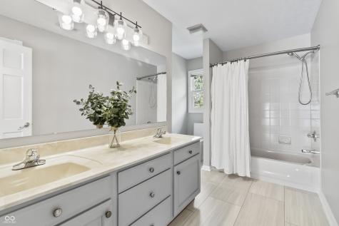8646 Sturgeon Bay Lane Indianapolis IN 46236