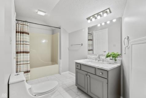 8646 Sturgeon Bay Lane Indianapolis IN 46236