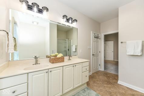 2003 Rhettsbury Street Carmel IN 46032