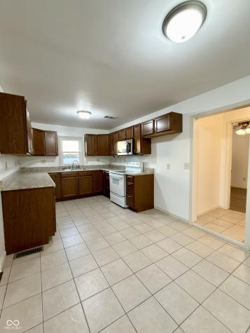 1870 W 200 S Columbus IN 47201