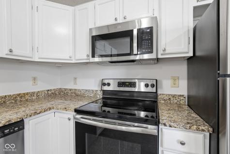 8307 Crestview Circle Avon IN 46123