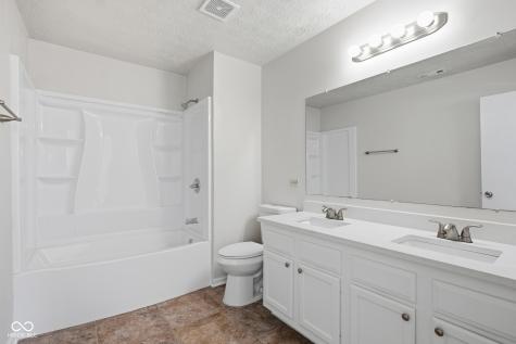 8307 Crestview Circle Avon IN 46123