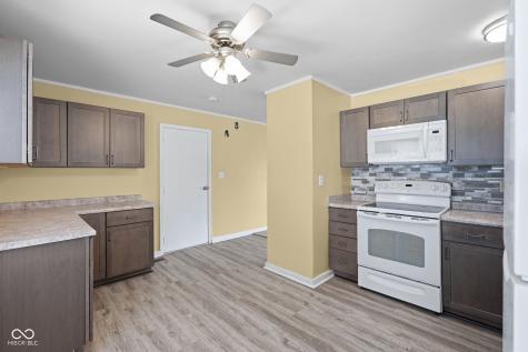 2746 Streamside Drive Columbus IN 47203