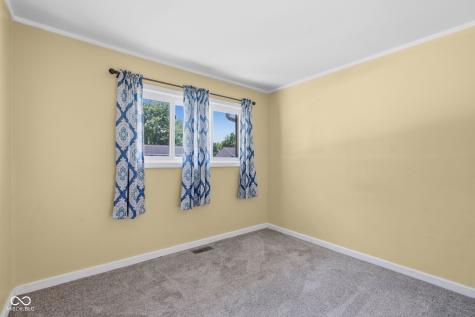 2746 Streamside Drive Columbus IN 47203