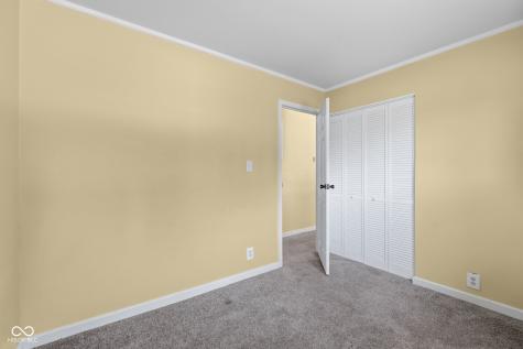 2746 Streamside Drive Columbus IN 47203