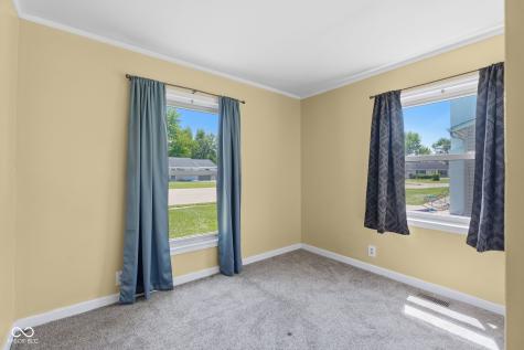 2746 Streamside Drive Columbus IN 47203