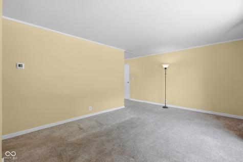 2746 Streamside Drive Columbus IN 47203
