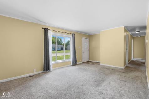 2746 Streamside Drive Columbus IN 47203