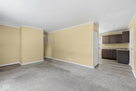 2746 Streamside Drive Columbus IN 47203