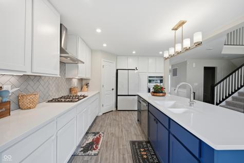 227 Oakhurst Way Westfield IN 46074