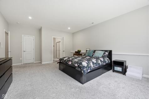 227 Oakhurst Way Westfield IN 46074