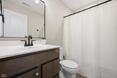 227 Oakhurst Way Westfield IN 46074