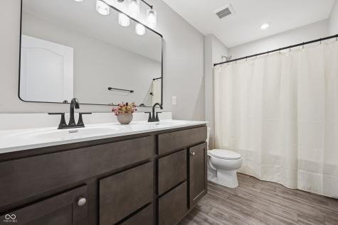 227 Oakhurst Way Westfield IN 46074