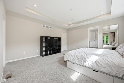 227 Oakhurst Way Westfield IN 46074