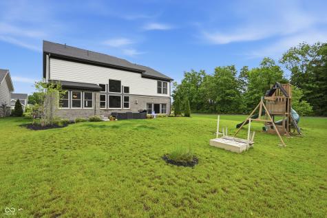 227 Oakhurst Way Westfield IN 46074