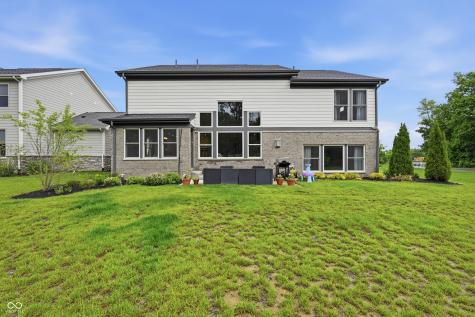 227 Oakhurst Way Westfield IN 46074