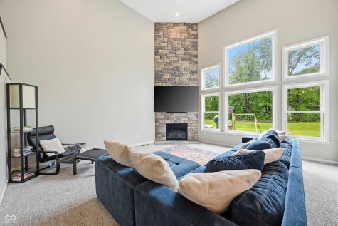 227 Oakhurst Way Westfield IN 46074