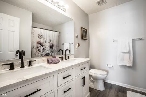 1043 Lichfield Lane Westfield IN 46074