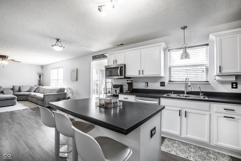 1043 Lichfield Lane Westfield IN 46074