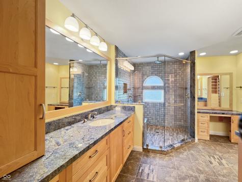 4770 Winterberry Place Columbus IN 47201