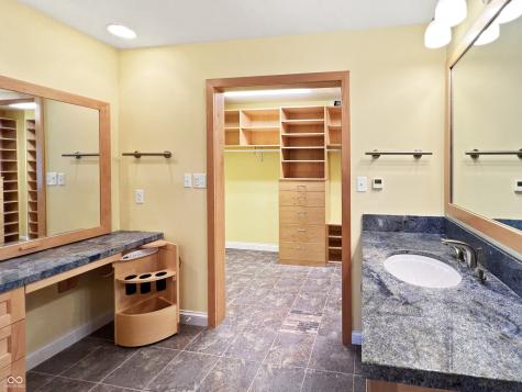 4770 Winterberry Place Columbus IN 47201