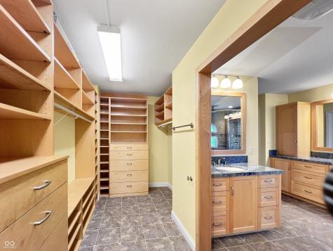 4770 Winterberry Place Columbus IN 47201