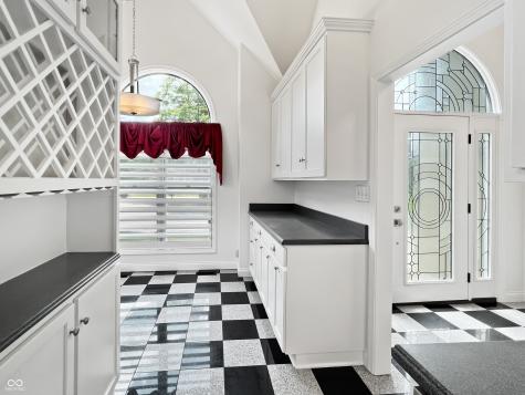 4770 Winterberry Place Columbus IN 47201