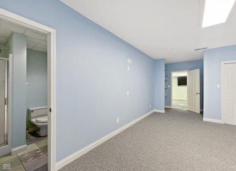 4770 Winterberry Place Columbus IN 47201