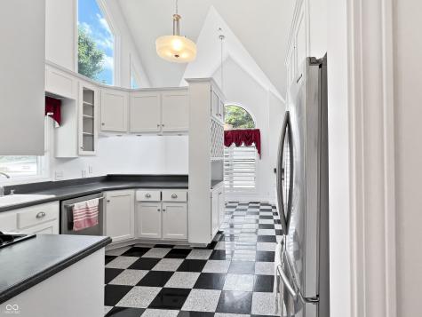 4770 Winterberry Place Columbus IN 47201