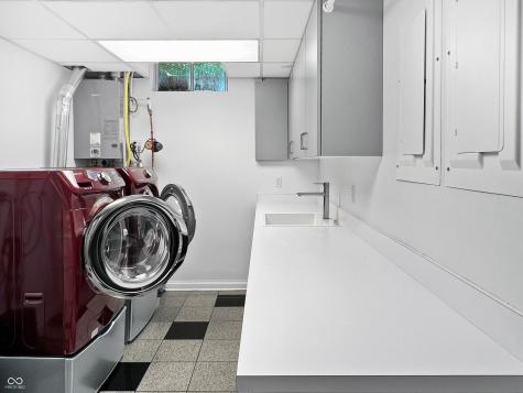 4770 Winterberry Place Columbus IN 47201