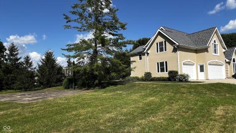 4770 Winterberry Place Columbus IN 47201