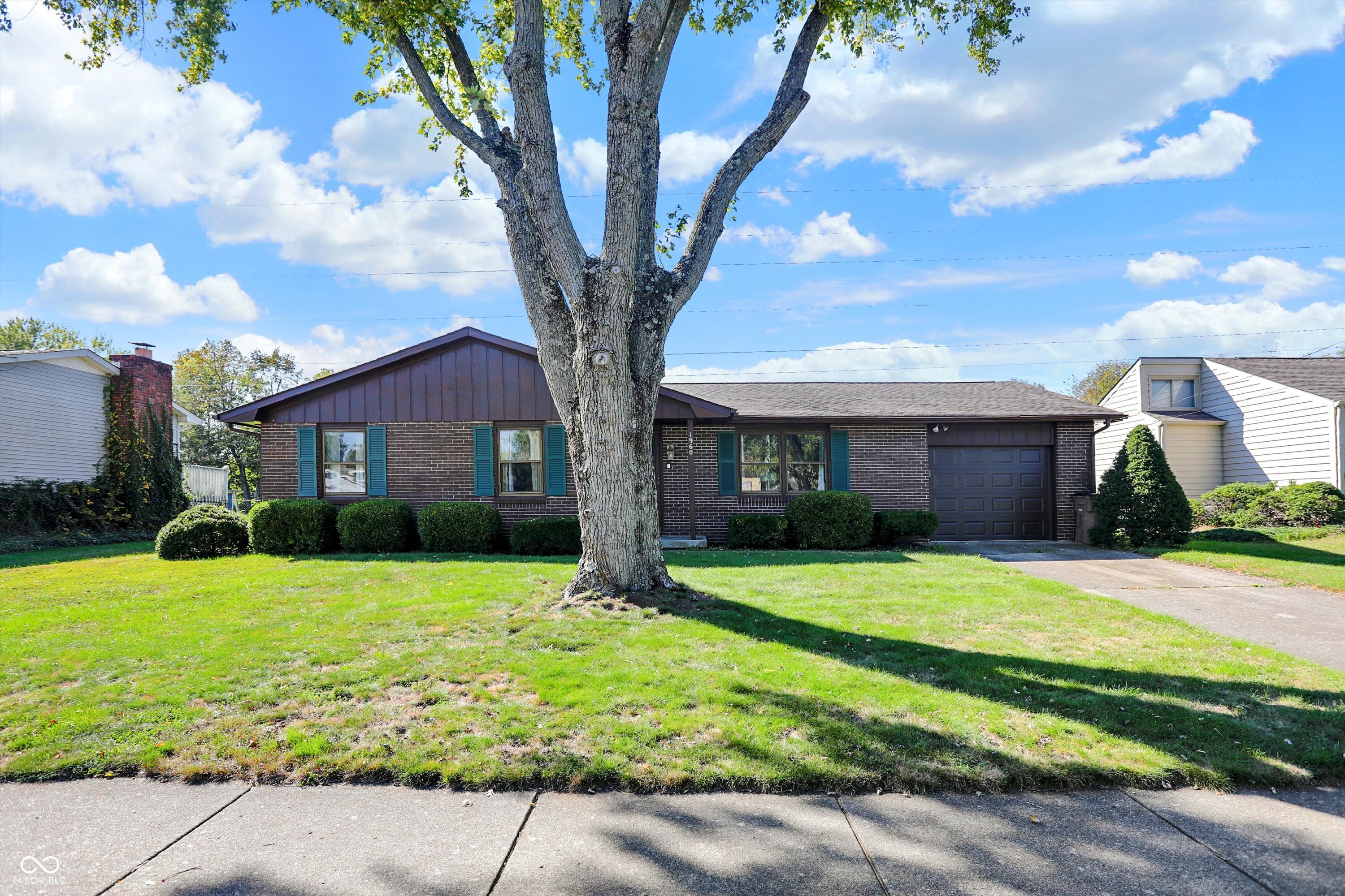 1960 Lockerbie Drive Columbus IN 47203