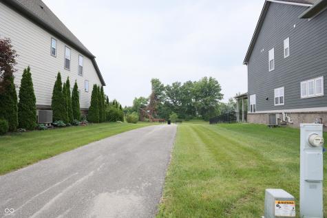 13044 Moorland Lane Carmel IN 46074