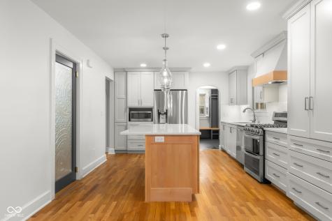 2316 Lafayette Avenue Columbus IN 47201