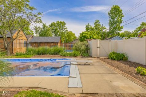 2316 Lafayette Avenue Columbus IN 47201