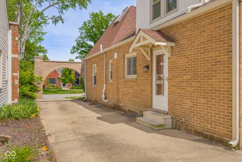 2316 Lafayette Avenue Columbus IN 47201