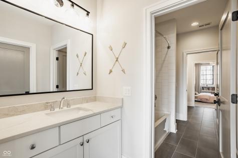 3844 Cherwell Drive Zionsville IN 46077