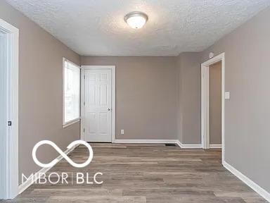 3755 N Hawthorne Lane Indianapolis IN 46218