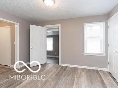 3755 N Hawthorne Lane Indianapolis IN 46218