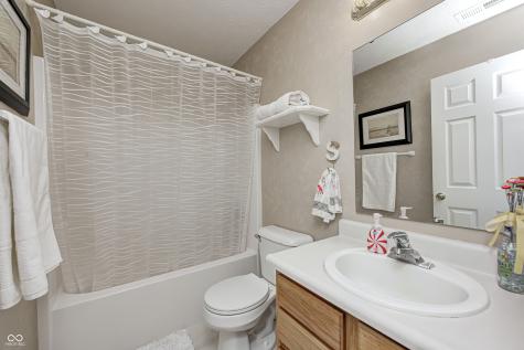 721 Treeview Circle Avon IN 46123