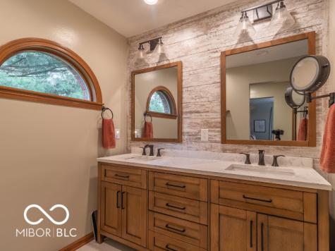 1294 N Washington Street Danville IN 46122