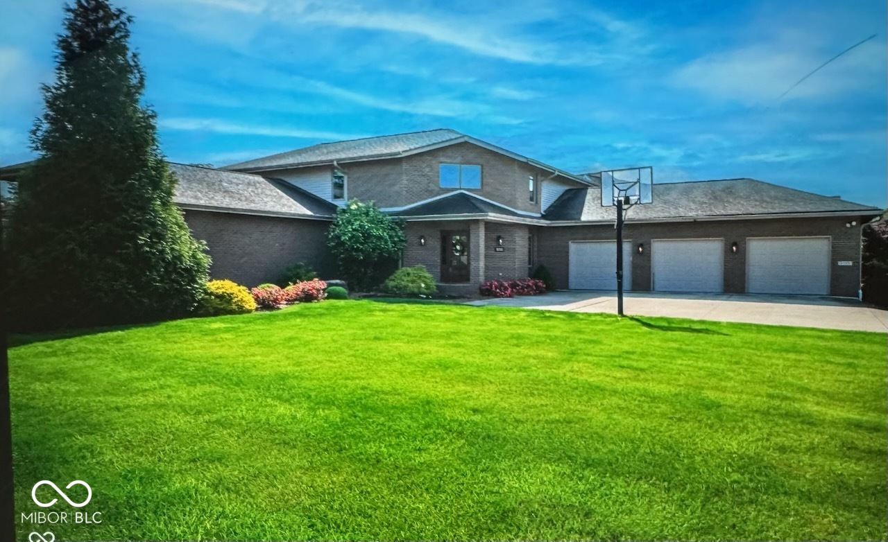 9398 W Mirror Road Columbus IN 47201